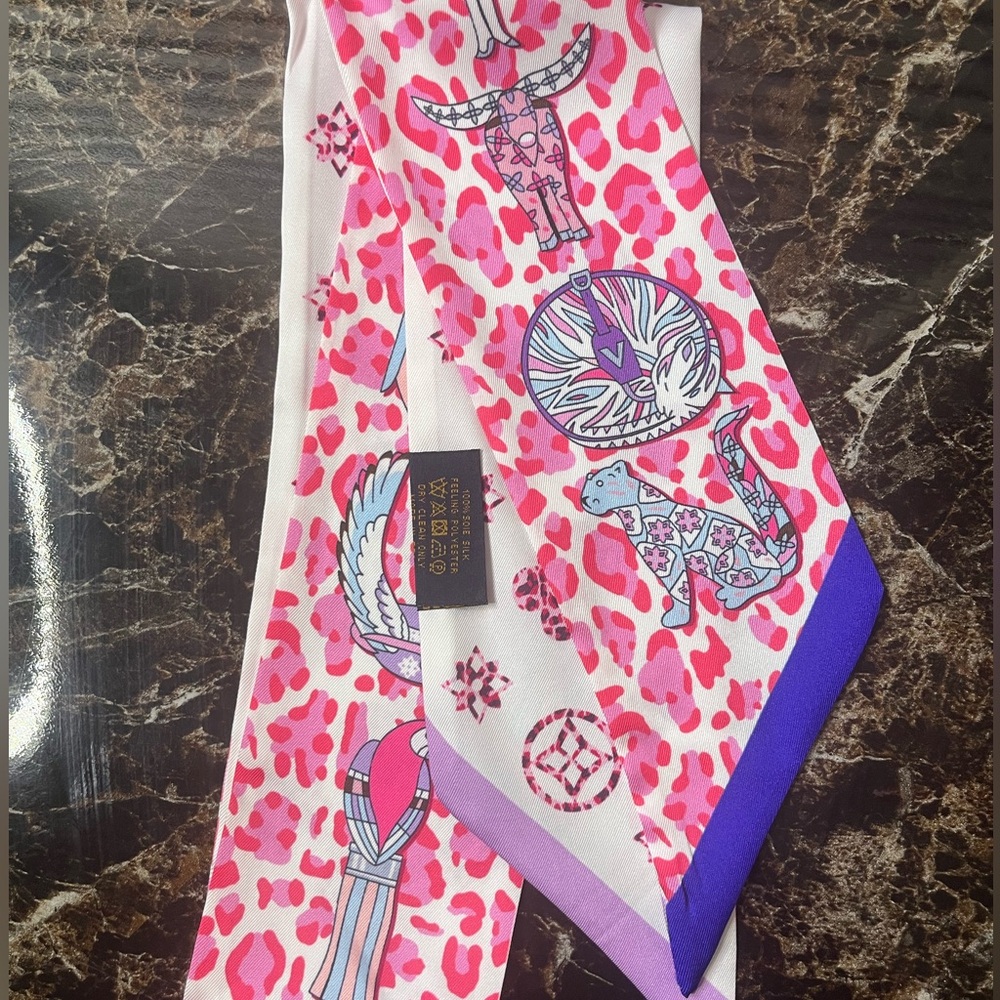 Vera Bradley Pink Purple Leopard Print Silk Scarf Wrap
